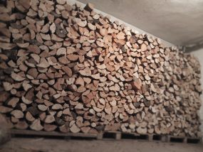 Holzlager im Keller